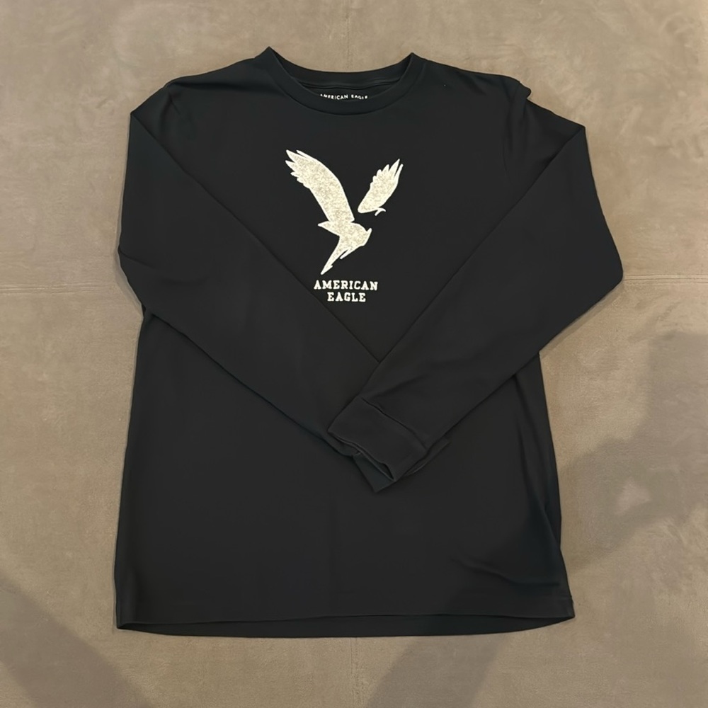 American Eagle Outfitters long sleeve tee. Men’s size small